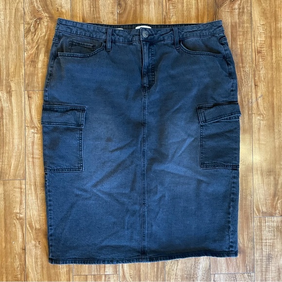 AVA & VIV Women’s Black Distressed Denim Jean Cargo Slim Skirt Size 17 - Picture 1 of 12